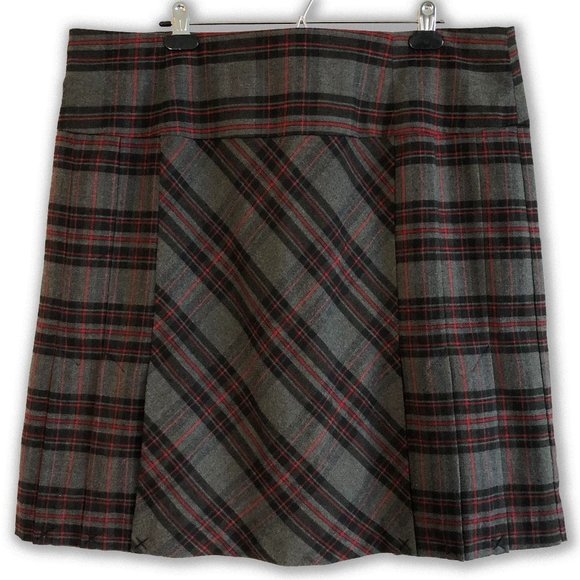 Claire France Dresses & Skirts - Claire France Plaid Grey Red Skirt with Pleats